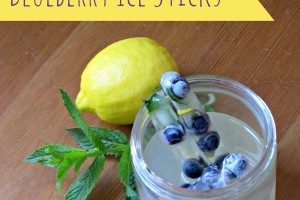 Fun summer treat for kids: lemonade with blueberry ice sticks