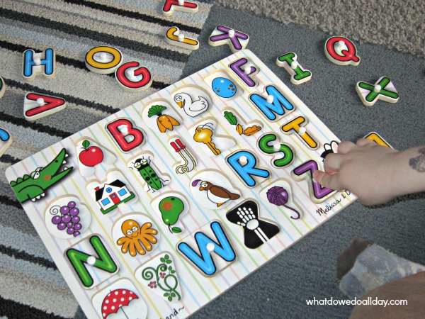 How to use a simple puzzle to teach alphabet sounds