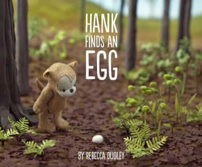 Book cover of Hank Finds an Egg